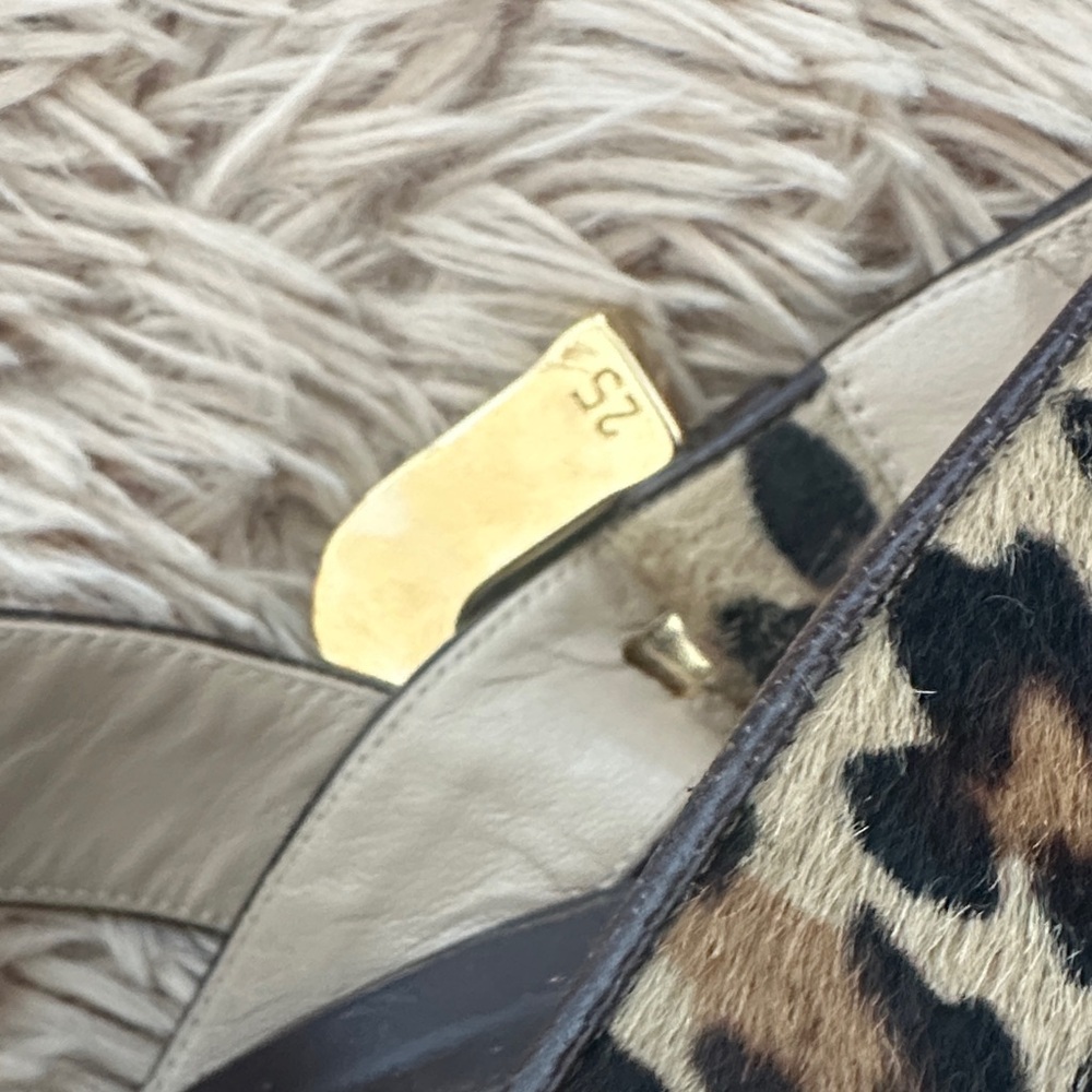 Manolo Blahnik Leopard Print calf hair Heels - Picture 5 of 6